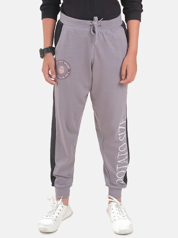 Get trendy clothes for less – Big savings on fashion basics! Boys Cotton Slant Pocket Printed Track Pant Get trendy clothes for less – Big savings on fashion basics! Boys Cotton Slant Pocket Printed Track Pant