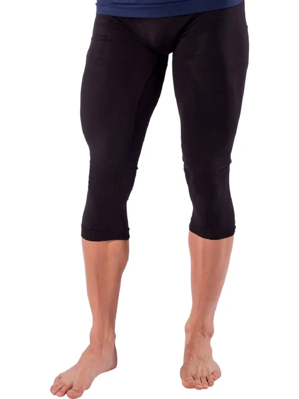 Special offers on the latest clothing collections – Don’t miss out! Base Layer 3/4 Compression Capri Pants In Black Special offers on the latest clothing collections – Don’t miss out! Base Layer 3/4 Compression Capri Pants In Black