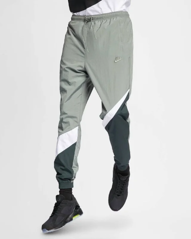 Flash discounts – men’s clothing essentials for less.  Men's Nsw Woven Pant Joggers In Vintage Lichen