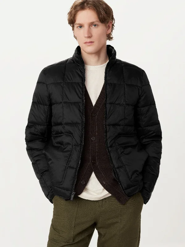Save up to 60% on new arrivals in clothing – Shop now! The Aero Packable Jacket in Black Save up to 60% on new arrivals in clothing – Shop now! The Aero Packable Jacket in Black