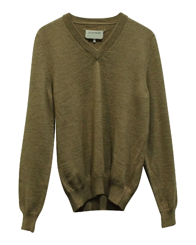 Refresh your wardrobe with the best deals on men's fashion. Maison Margiela V-neck Sweatshirt with Elbow Patch in Brown Wool Refresh your wardrobe with the best deals on men's fashion. Maison Margiela V-neck Sweatshirt with Elbow Patch in Brown Wool