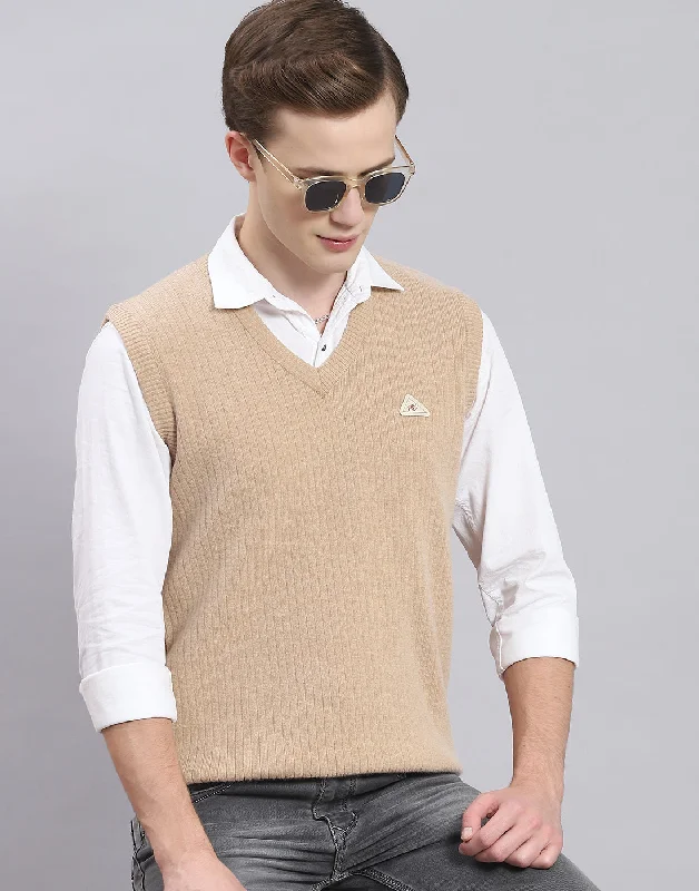 Shop stylish, comfortable men’s clothing at discounted prices. Men Beige Solid V Neck Sleeveless Sweater Shop stylish, comfortable men’s clothing at discounted prices. Men Beige Solid V Neck Sleeveless Sweater