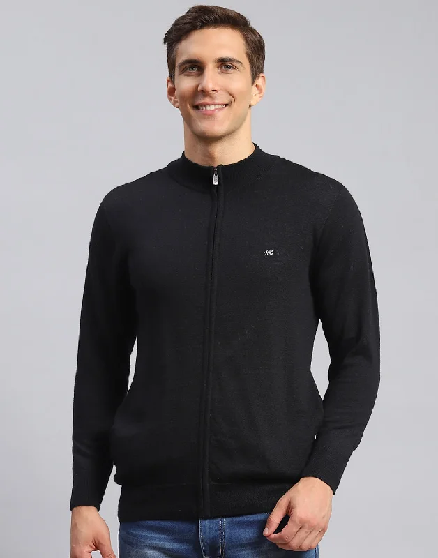 Shop now for fresh styles at discounted prices. Men Black Solid Stand Collar Full Sleeve Pullover Shop now for fresh styles at discounted prices. Men Black Solid Stand Collar Full Sleeve Pullover