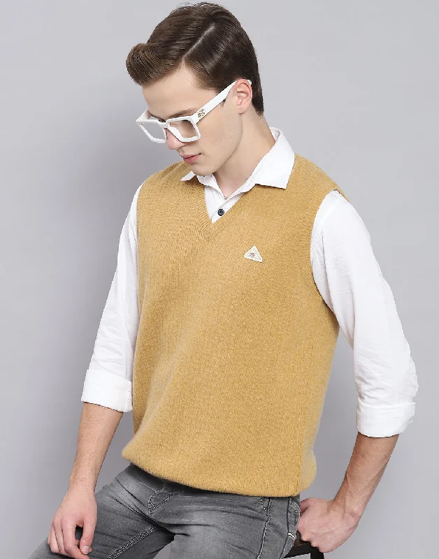 Shop now for fresh styles at discounted prices. Men Brown Solid V Neck Sleeveless Sweater Shop now for fresh styles at discounted prices. Men Brown Solid V Neck Sleeveless Sweater