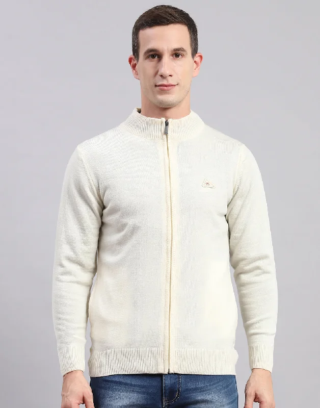 Shop stylish, comfortable men’s clothing at discounted prices. Men Cream Solid Stand Collar Full Sleeve Pullover Shop stylish, comfortable men’s clothing at discounted prices. Men Cream Solid Stand Collar Full Sleeve Pullover