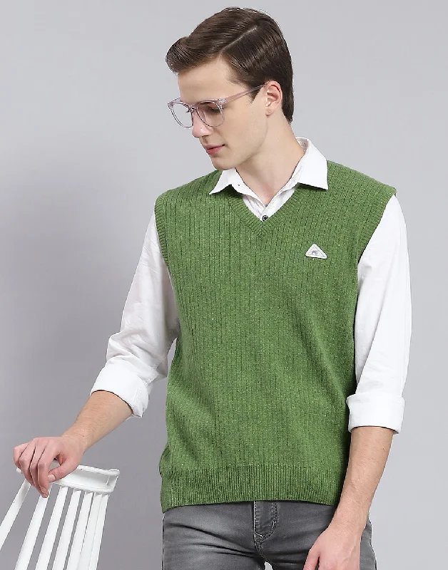 Shop men’s clothing now and enjoy amazing savings. Men Green Solid V Neck Sleeveless Sweater Shop men’s clothing now and enjoy amazing savings. Men Green Solid V Neck Sleeveless Sweater