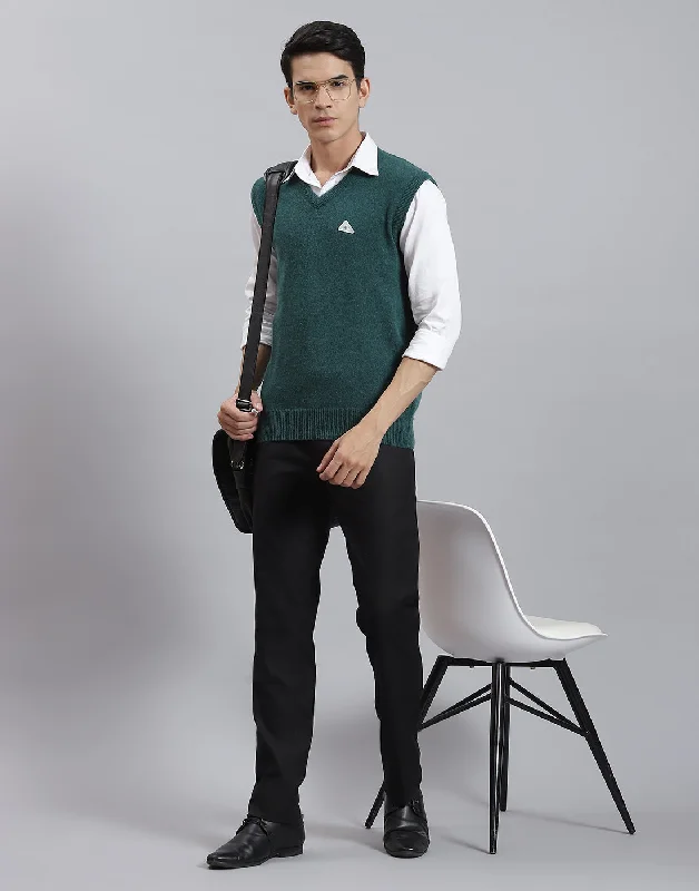 Shop men’s clothing for all seasons – Save big today! Men Green Solid V Neck Sleeveless Sweater Shop men’s clothing for all seasons – Save big today! Men Green Solid V Neck Sleeveless Sweater