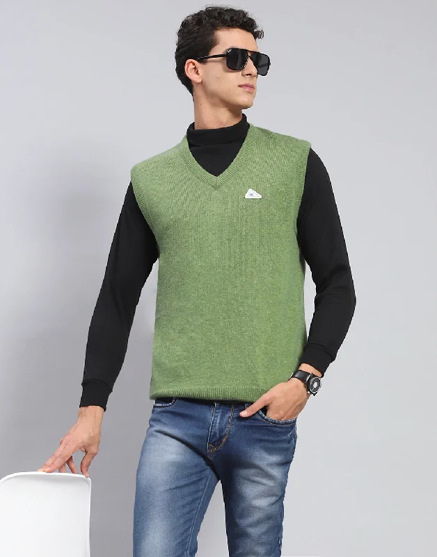 Shop clothing essentials at a fraction of the price – Men Green Solid V Neck Sleeveless Sweater Shop clothing essentials at a fraction of the price – Men Green Solid V Neck Sleeveless Sweater