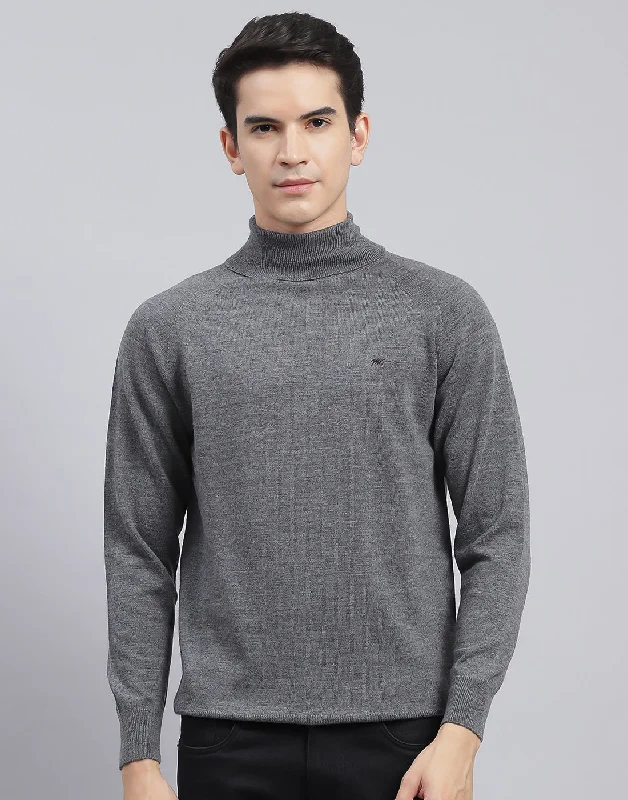 Don’t miss out – huge discounts on men’s trendy styles. Men Grey Solid High Neck Full Sleeve Pullover Don’t miss out – huge discounts on men’s trendy styles. Men Grey Solid High Neck Full Sleeve Pullover