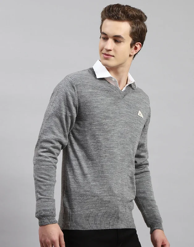 Seasonal fashion sale – Save on all your wardrobe essentials today! Men Grey Solid V Neck Full Sleeve Pullover Seasonal fashion sale – Save on all your wardrobe essentials today! Men Grey Solid V Neck Full Sleeve Pullover