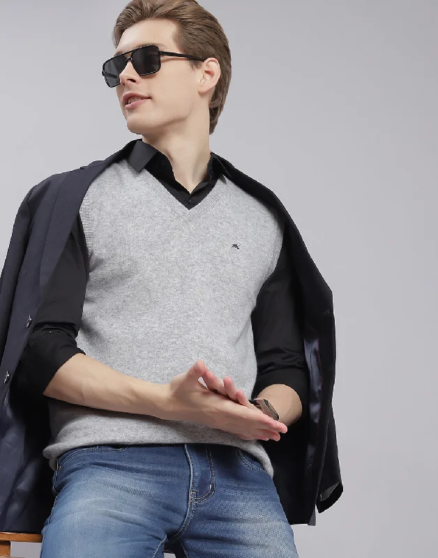 Affordable clothing for men and women – Shop today for big savings. Men Grey Solid V Neck Sleeveless Sweater Affordable clothing for men and women – Shop today for big savings. Men Grey Solid V Neck Sleeveless Sweater