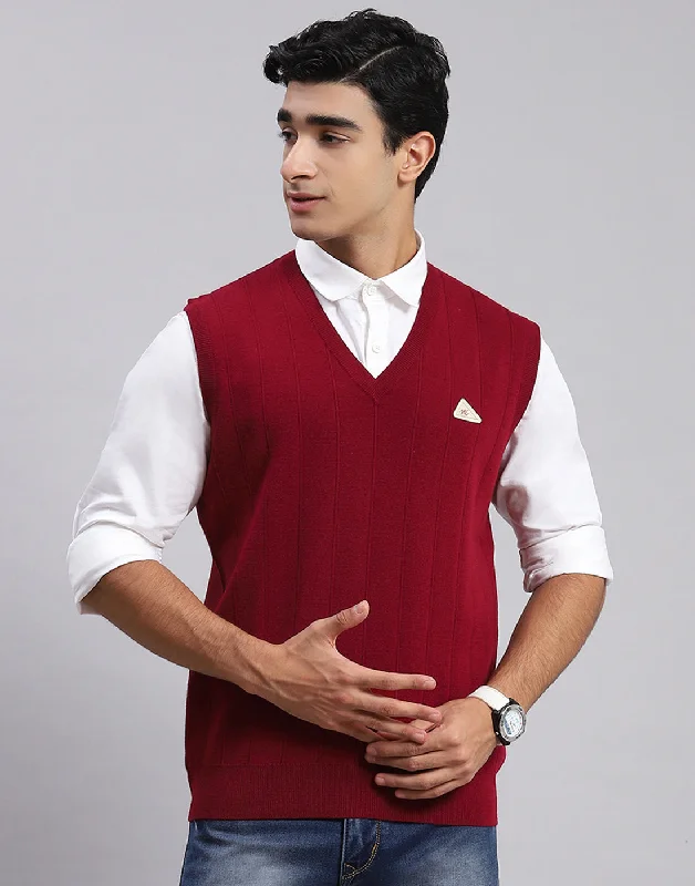 Buy more, save more –  Men Maroon Solid V Neck Sleeveless Sweaters/Pullovers