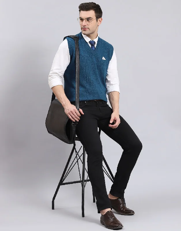 Top-rated clothing on sale – Shop now and get up to 80% off! Men Turquoise Blue Solid V Neck Sleeveless Sweater Top-rated clothing on sale – Shop now and get up to 80% off! Men Turquoise Blue Solid V Neck Sleeveless Sweater