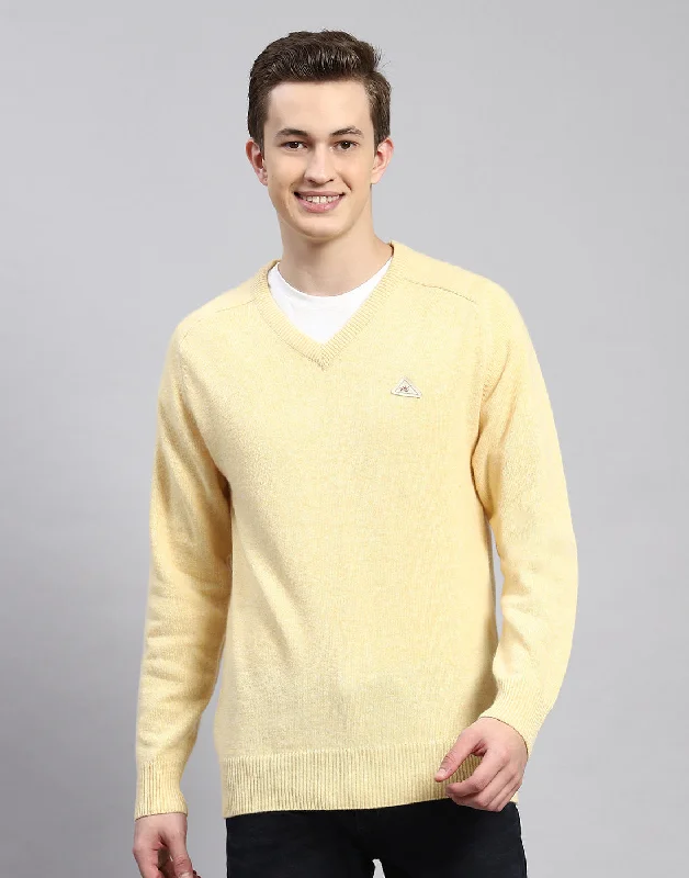Shop now and save up to 40% on men’s wardrobe essentials. Men Yellow Solid V Neck Full Sleeve Pullover Shop now and save up to 40% on men’s wardrobe essentials. Men Yellow Solid V Neck Full Sleeve Pullover