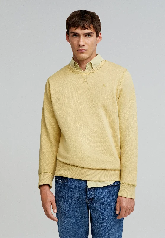  – Shop stylish items today!  SWEATSHIRT COM SKULL BORDADA