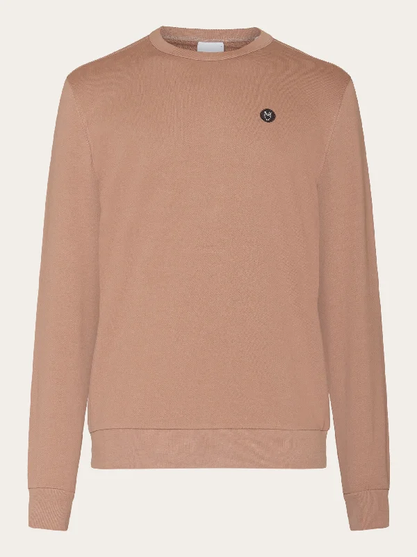 Upgrade your wardrobe with stylish men's apparel – now on sale! Basic badge sweat - Chocolate Malt Upgrade your wardrobe with stylish men's apparel – now on sale! Basic badge sweat - Chocolate Malt