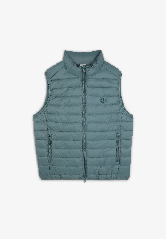 Look sharp without breaking the bank – men’s clothing sale now!  GSTAAD BT VEST
