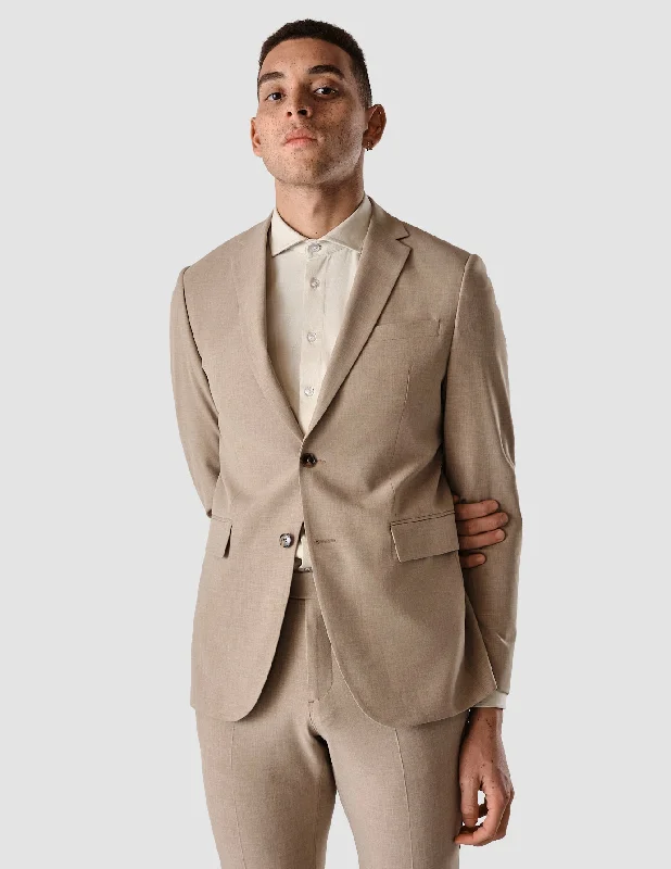 Shop the season’s best styles at discounted prices on men's clothing. Essential Blazer Regular Sand Grain Shop the season’s best styles at discounted prices on men's clothing. Essential Blazer Regular Sand Grain