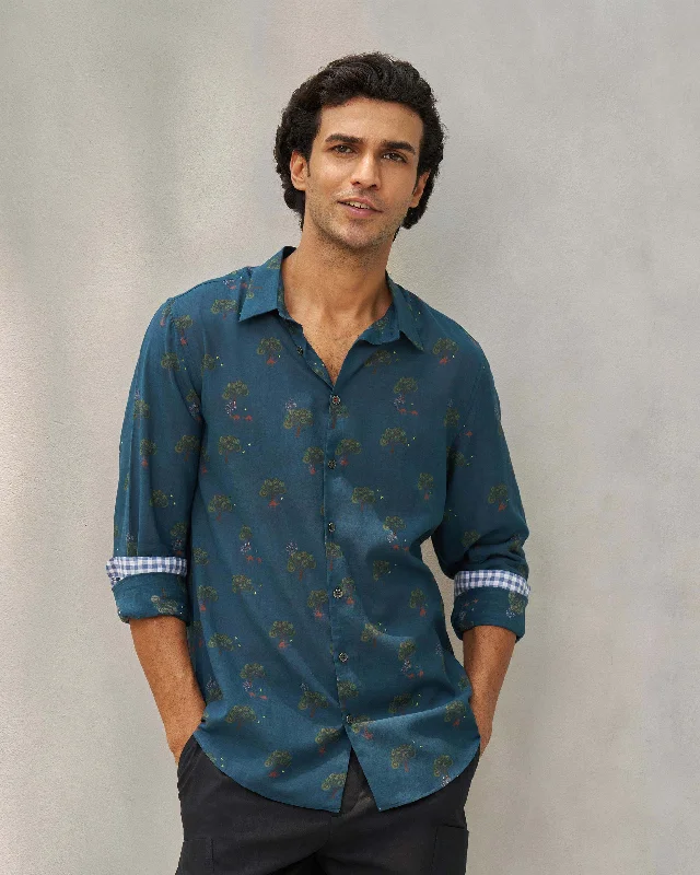 Shop men’s fashion for less – prices slashed on select items.  Hakuna Shirt - Navy