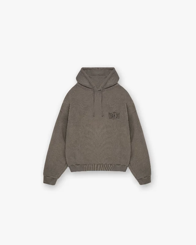 Men’s fashion just got more affordable – shop now! 247 X Everlast Training Camp Boxy Hoodie - Washed Brown Men’s fashion just got more affordable – shop now! 247 X Everlast Training Camp Boxy Hoodie - Washed Brown